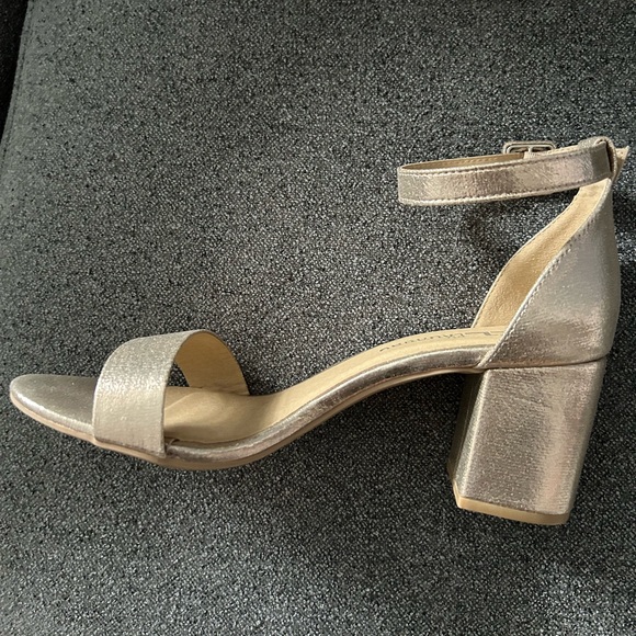 Gold CL by Laundry Jody Sandal - Picture 5 of 7